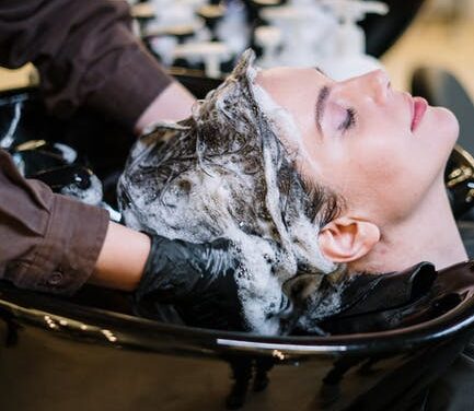 Wybór szamponu – ważny element pielęgnacji włosów