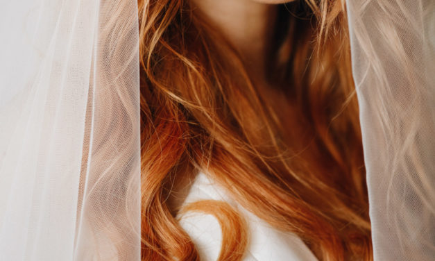 Jak naturalnie nadać włosom rude i czerwone odcienie?